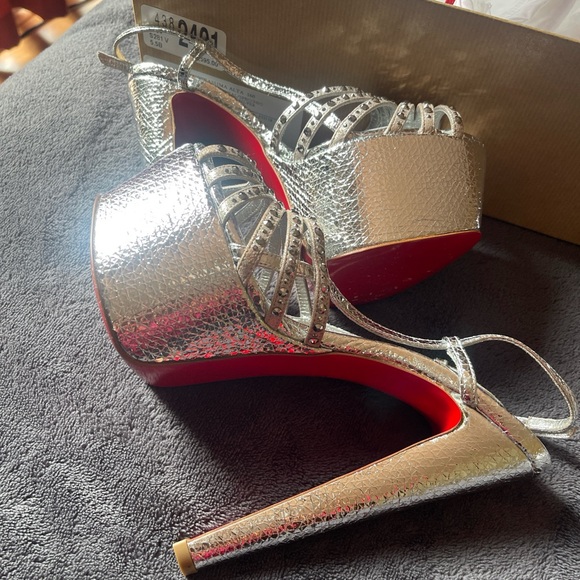 Women shoe - Picture 2 of 7